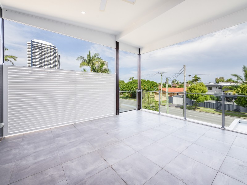 1 /29 Broadwater Street, Runaway Bay QLD 4216