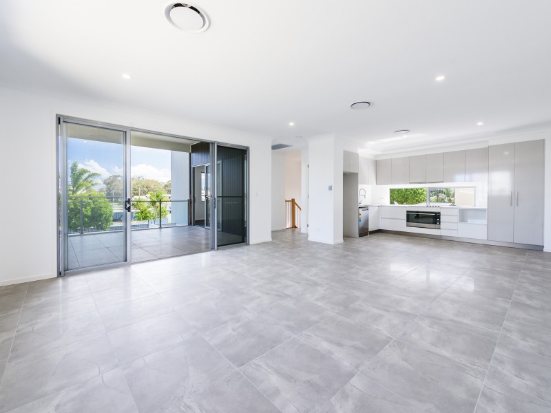 1 /29 Broadwater Street, Runaway Bay QLD 4216
