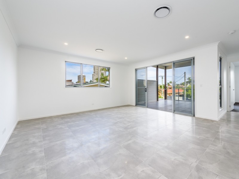 1 /29 Broadwater Street, Runaway Bay QLD 4216