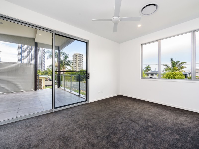1 /29 Broadwater Street, Runaway Bay QLD 4216