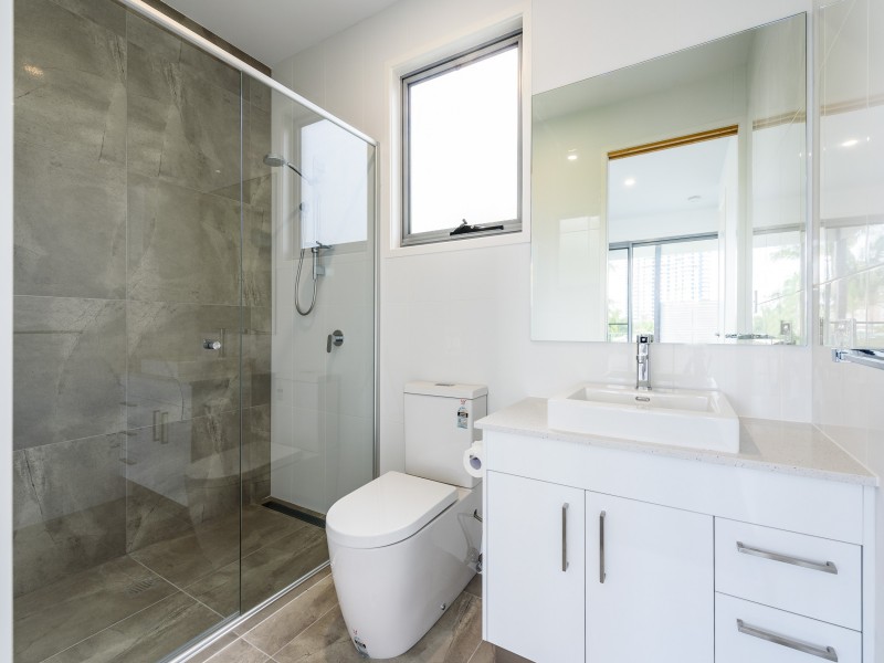 1 /29 Broadwater Street, Runaway Bay QLD 4216