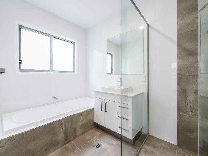1 /29 Broadwater Street, Runaway Bay QLD 4216