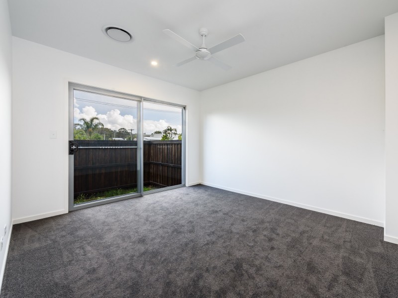 1 /29 Broadwater Street, Runaway Bay QLD 4216
