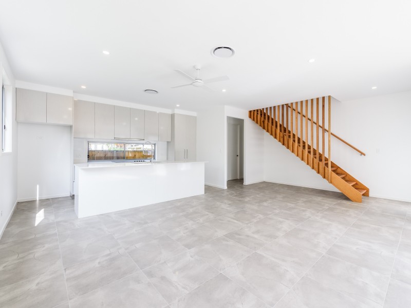 1 /29 Broadwater Street, Runaway Bay QLD 4216