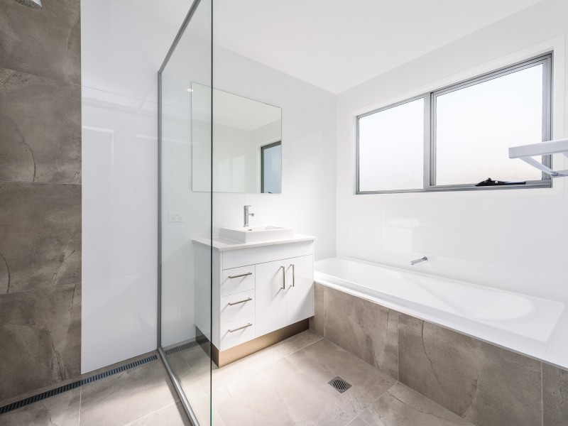 1 /29 Broadwater Street, Runaway Bay QLD 4216