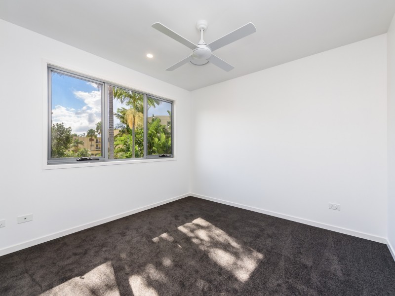 1 /29 Broadwater Street, Runaway Bay QLD 4216