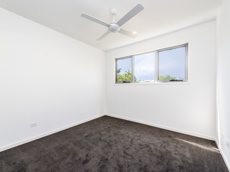 1 /29 Broadwater Street, Runaway Bay QLD 4216