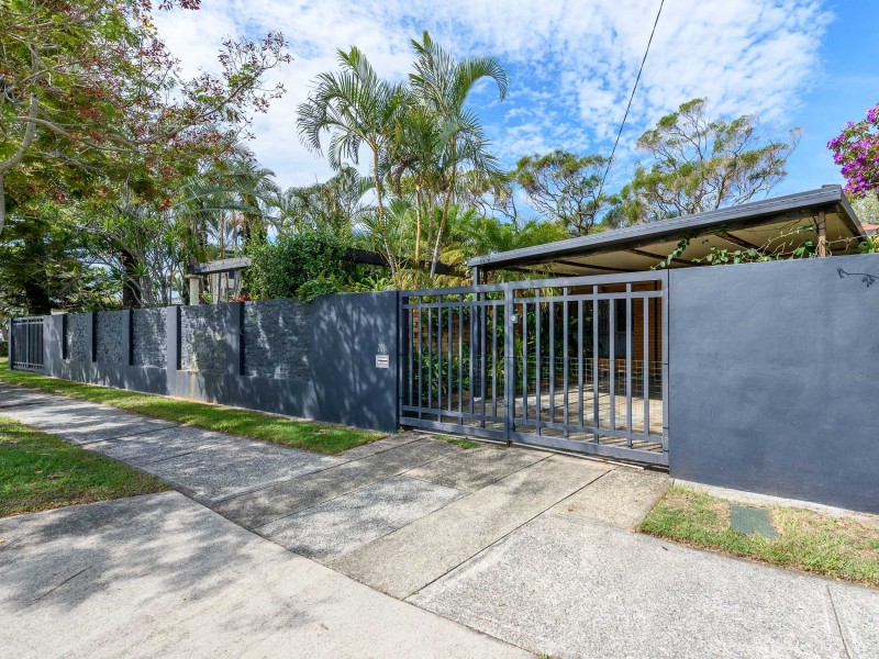 201 Bayview Street, Runaway Bay QLD 4216