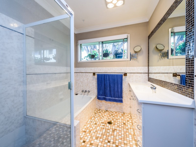 201 Bayview Street, Runaway Bay QLD 4216