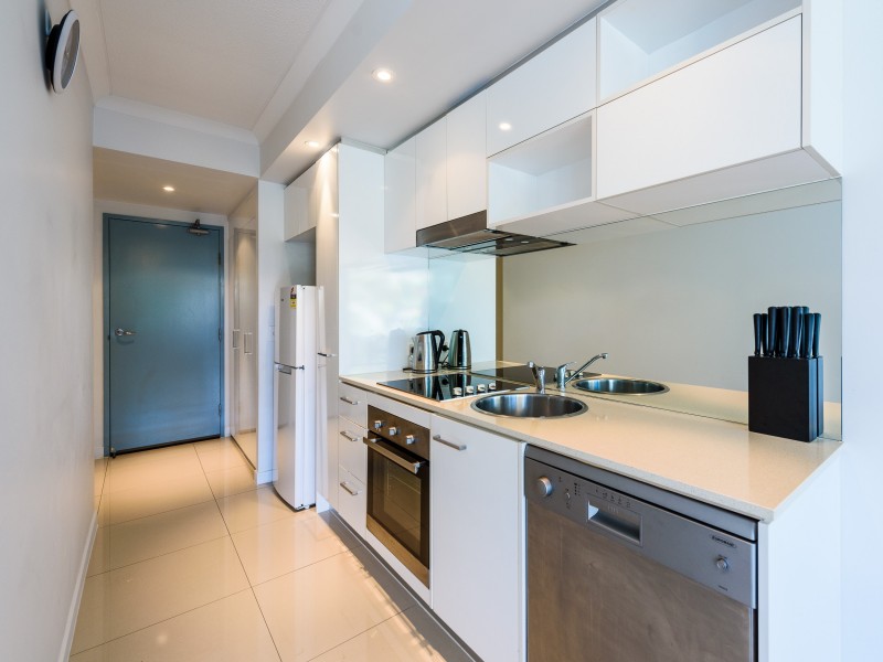 106/33-37 Madang Crescent, Runaway Bay QLD 4216