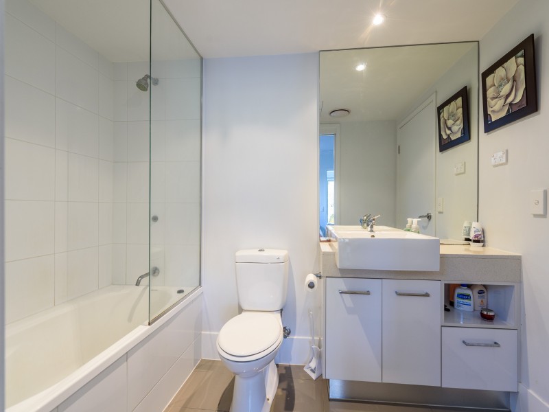 106/33-37 Madang Crescent, Runaway Bay QLD 4216