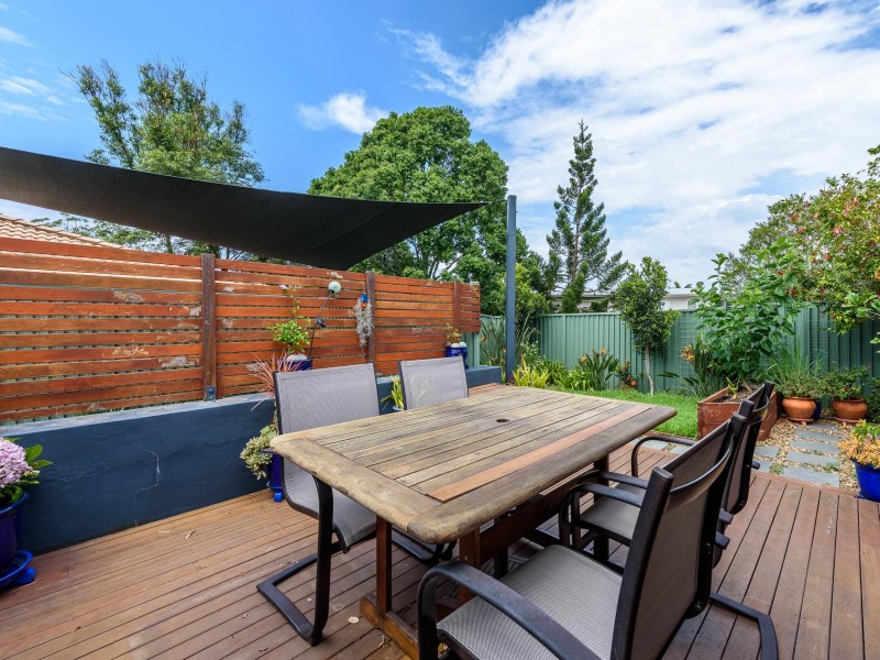 2/5 Robin Joy Close, Labrador QLD 4215