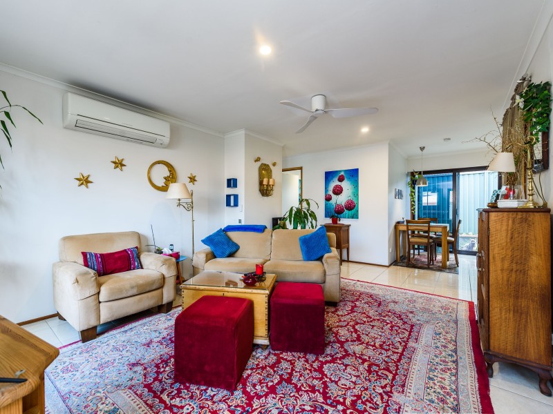 2/5 Robin Joy Close, Labrador QLD 4215