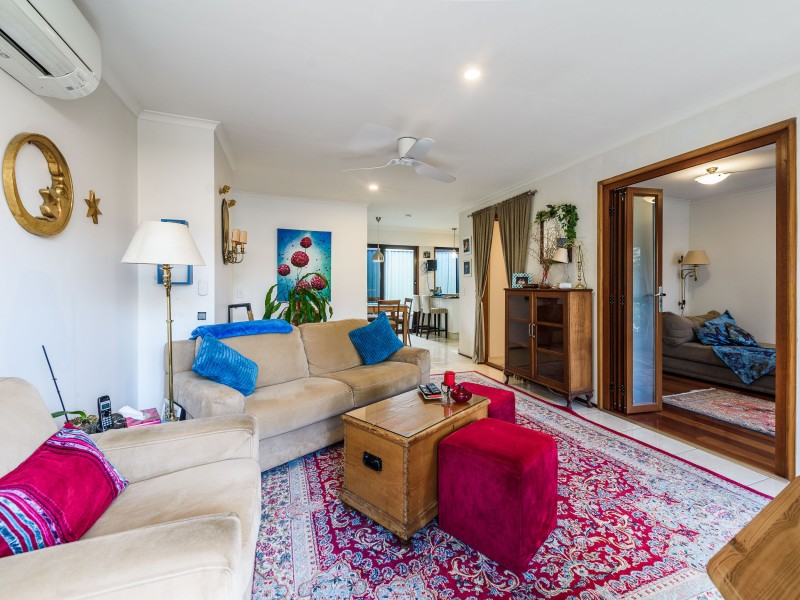 2/5 Robin Joy Close, Labrador QLD 4215