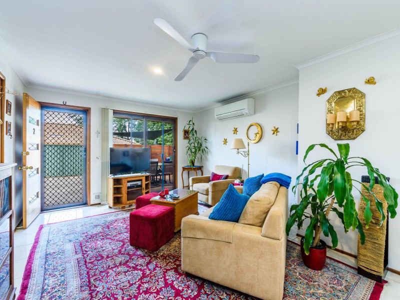2/5 Robin Joy Close, Labrador QLD 4215