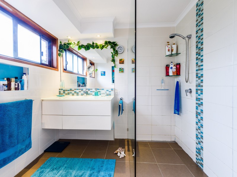 2/5 Robin Joy Close, Labrador QLD 4215