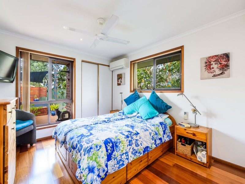 2/5 Robin Joy Close, Labrador QLD 4215