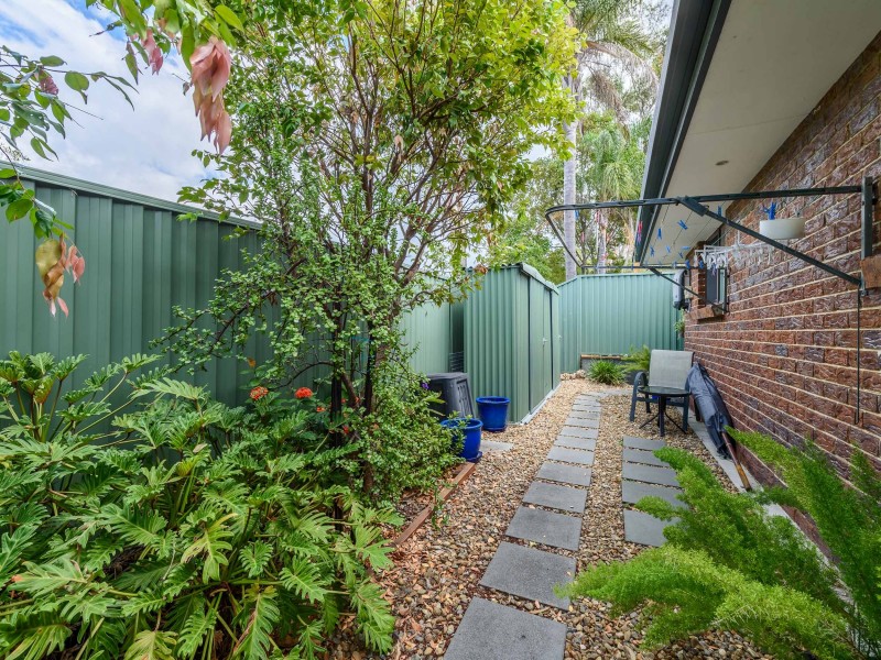 2/5 Robin Joy Close, Labrador QLD 4215