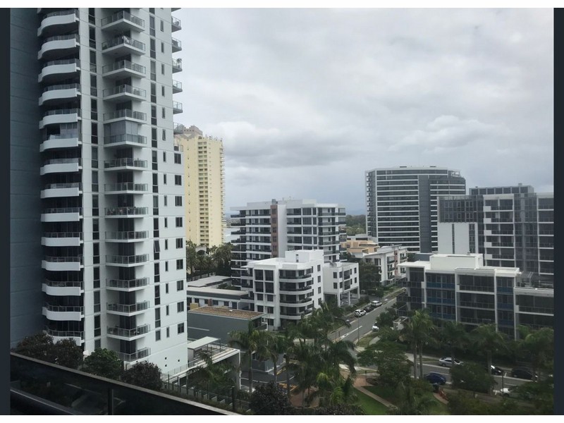 901/2 Como Crescent, Southport QLD 4215