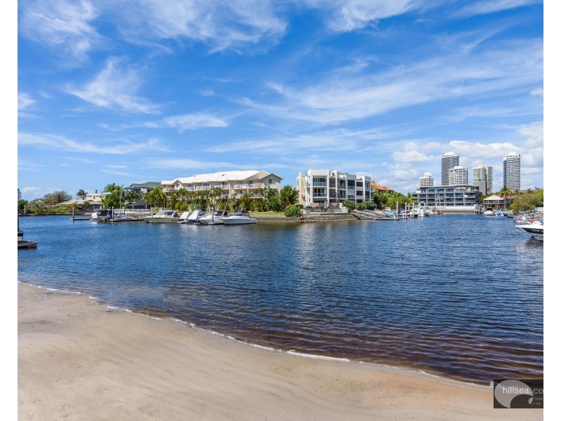 15/22 Jennifer Avenue, Runaway Bay QLD 4216