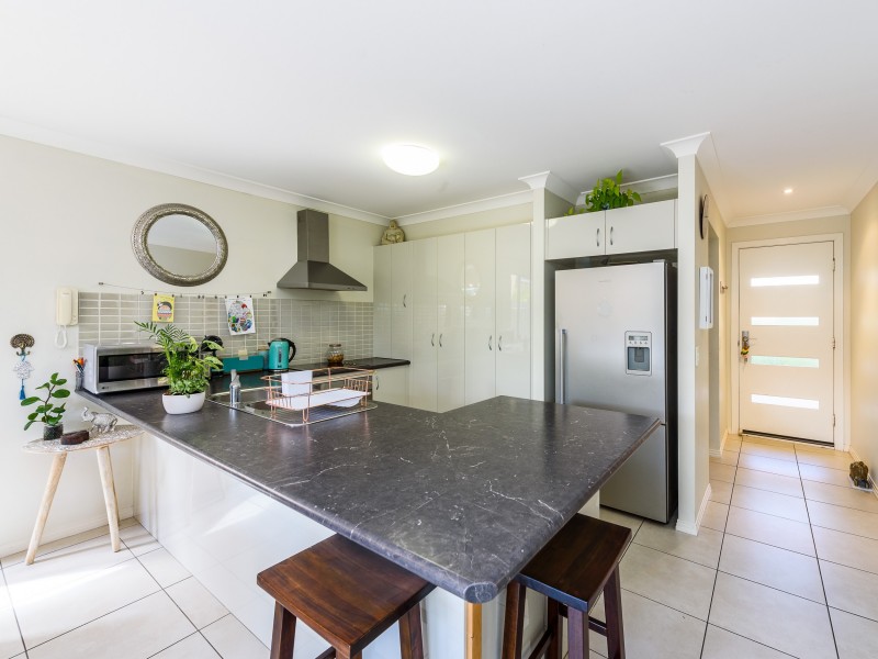 2/27 Harley Street, Labrador QLD 4215
