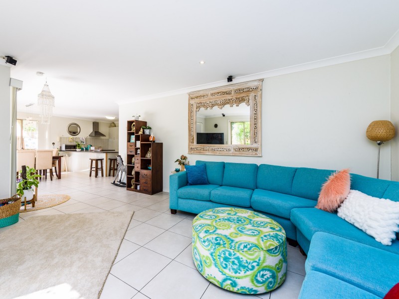 2/27 Harley Street, Labrador QLD 4215