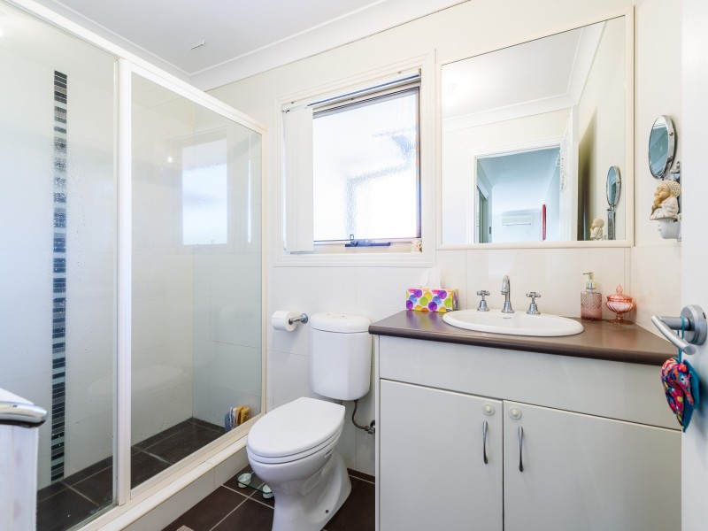2/27 Harley Street, Labrador QLD 4215