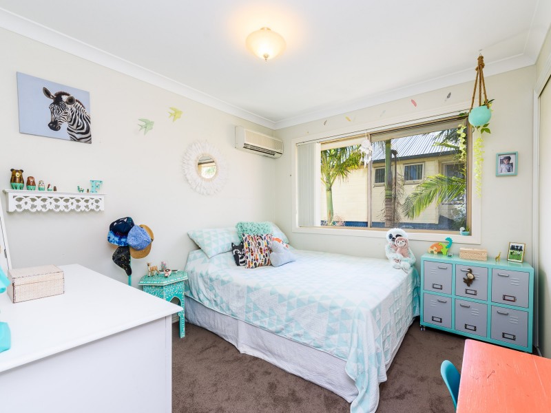 2/27 Harley Street, Labrador QLD 4215