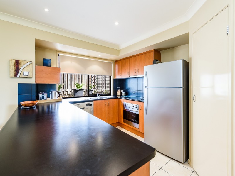 12 Hatutu Street, Pacific Pines QLD 4211