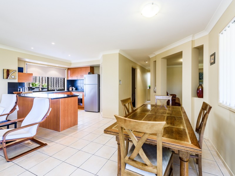 12 Hatutu Street, Pacific Pines QLD 4211