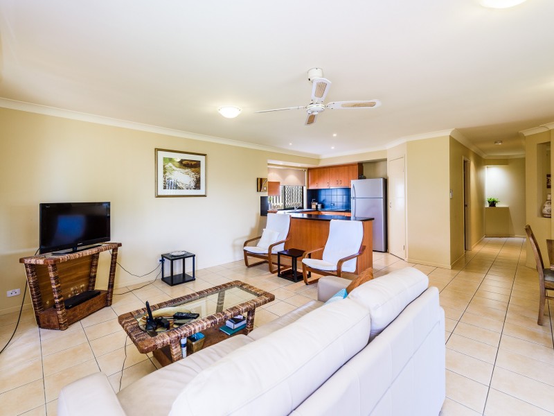 12 Hatutu Street, Pacific Pines QLD 4211