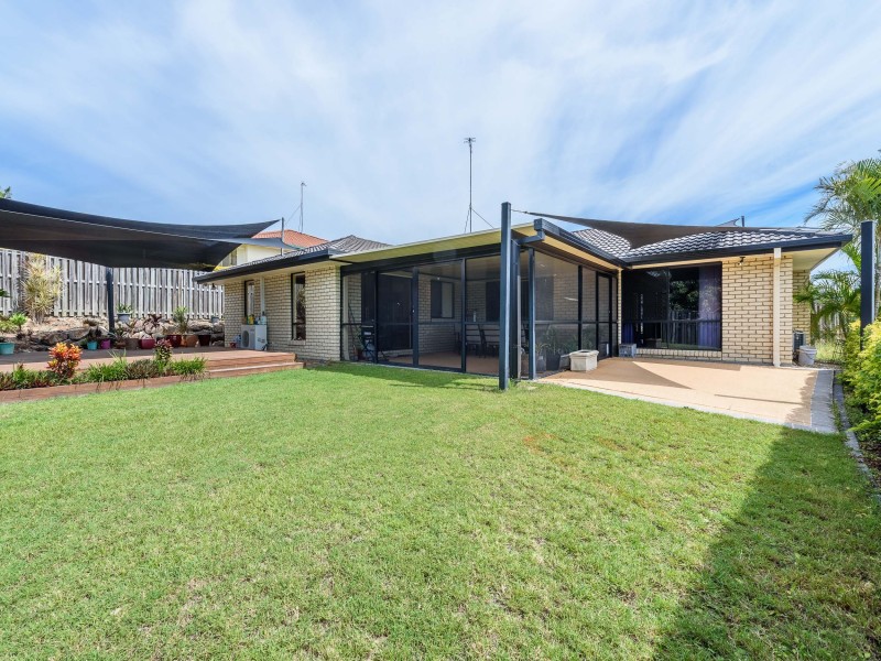 12 Hatutu Street, Pacific Pines QLD 4211