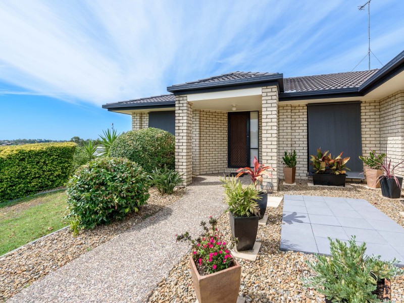 12 Hatutu Street, Pacific Pines QLD 4211