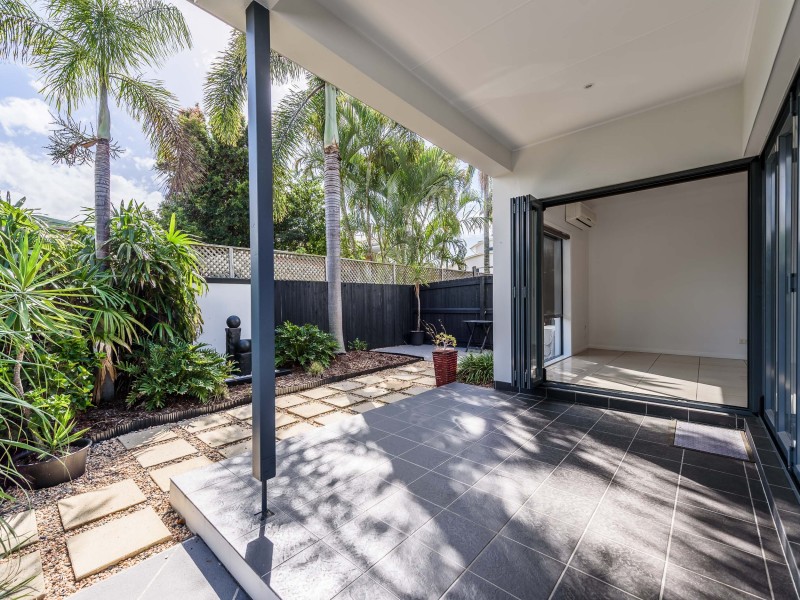 1/44 Bayview Street, Runaway Bay QLD 4216