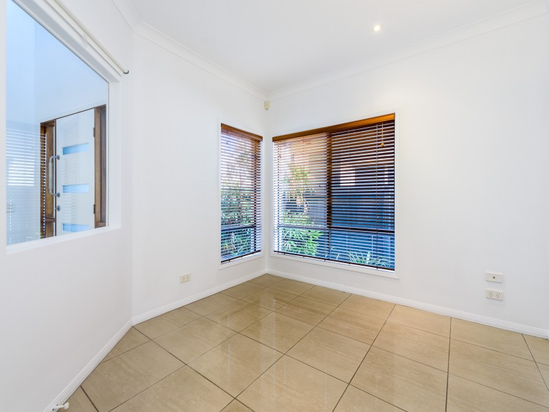 1/44 Bayview Street, Runaway Bay QLD 4216