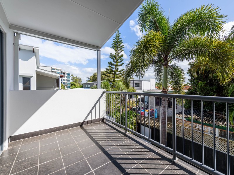 1/44 Bayview Street, Runaway Bay QLD 4216