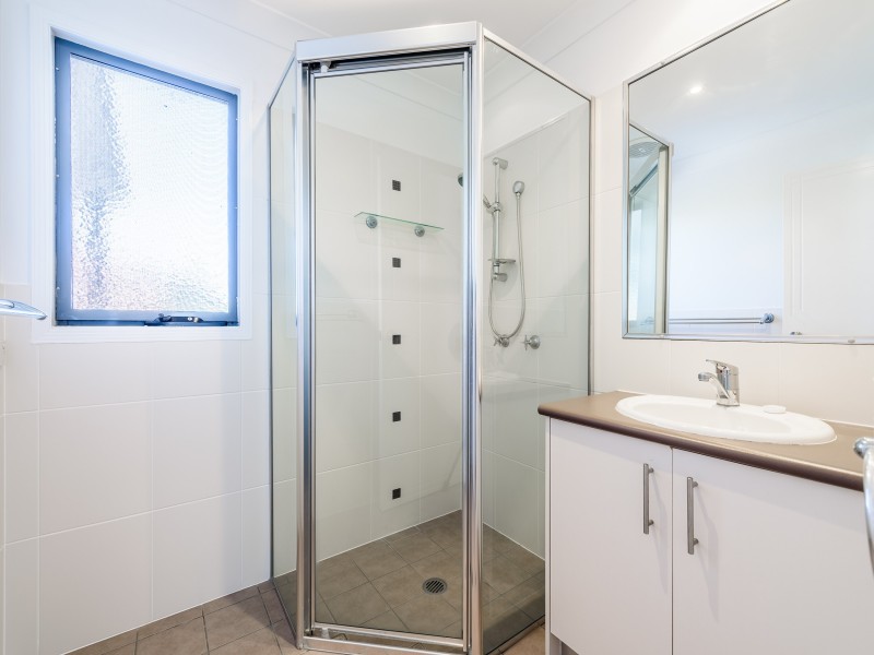 1/44 Bayview Street, Runaway Bay QLD 4216