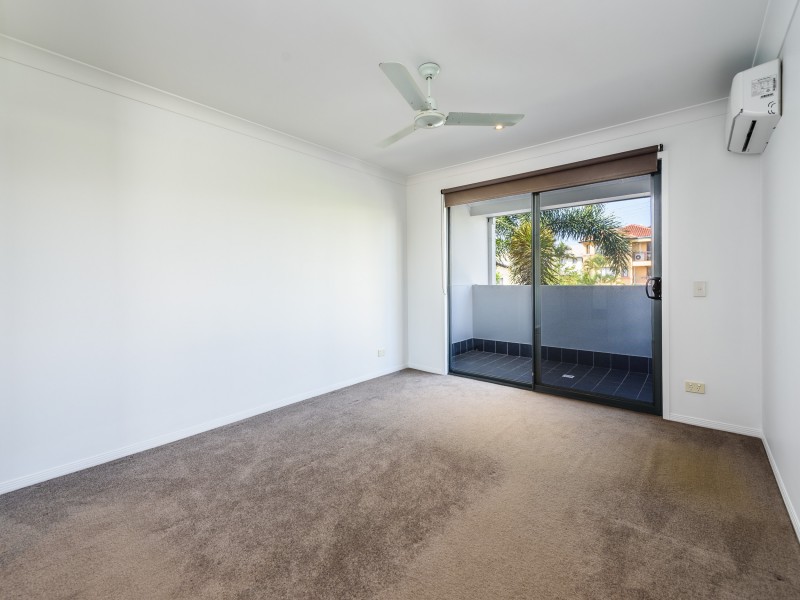 1/44 Bayview Street, Runaway Bay QLD 4216