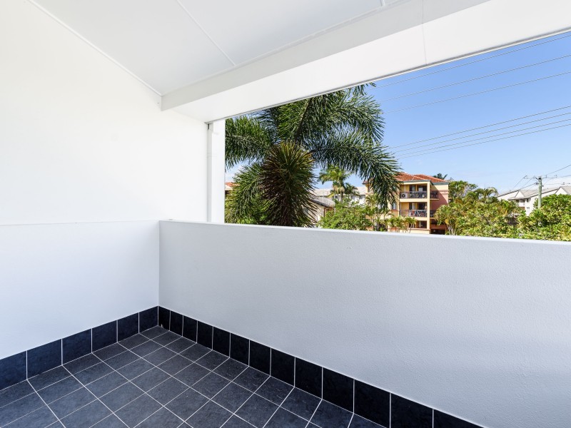 1/44 Bayview Street, Runaway Bay QLD 4216
