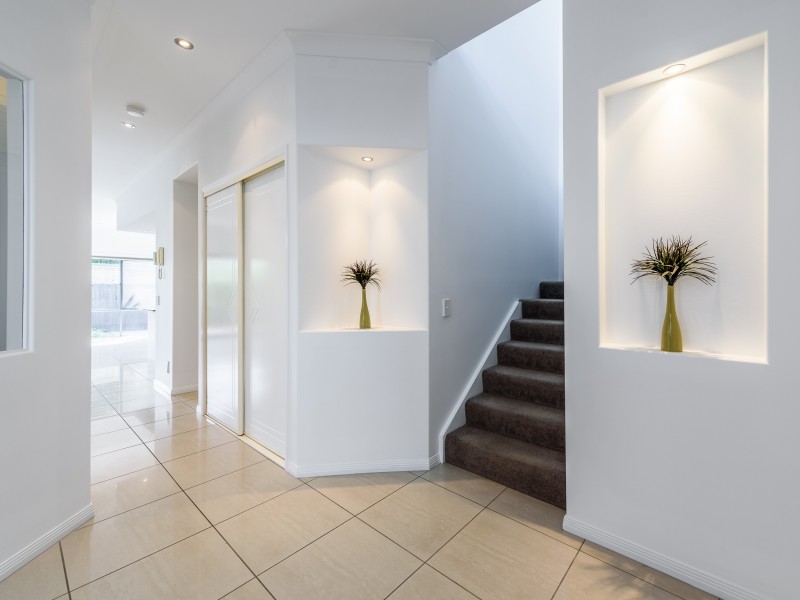 1/44 Bayview Street, Runaway Bay QLD 4216