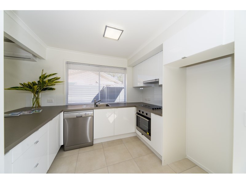 2/38 Howard Street, Runaway Bay QLD 4216