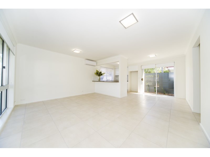 2/38 Howard Street, Runaway Bay QLD 4216