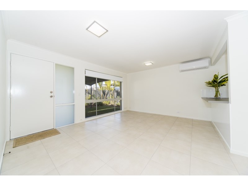 2/38 Howard Street, Runaway Bay QLD 4216