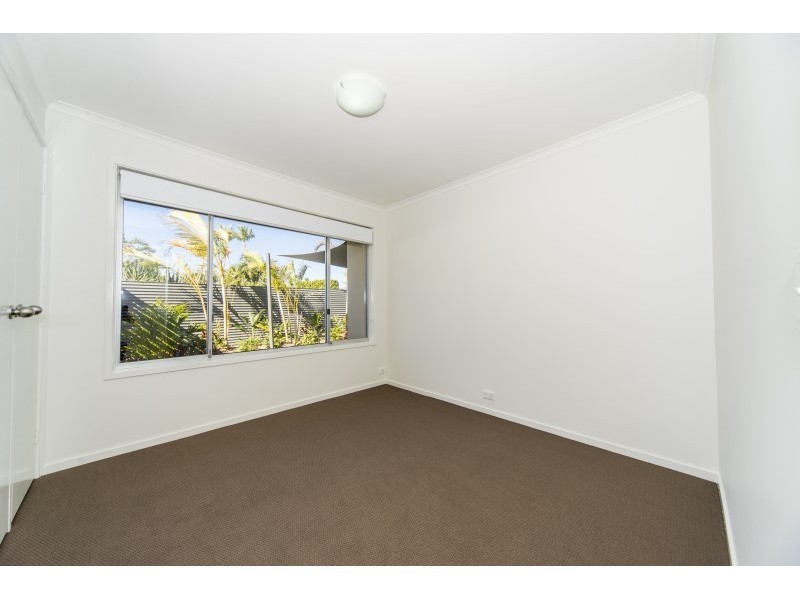 2/38 Howard Street, Runaway Bay QLD 4216