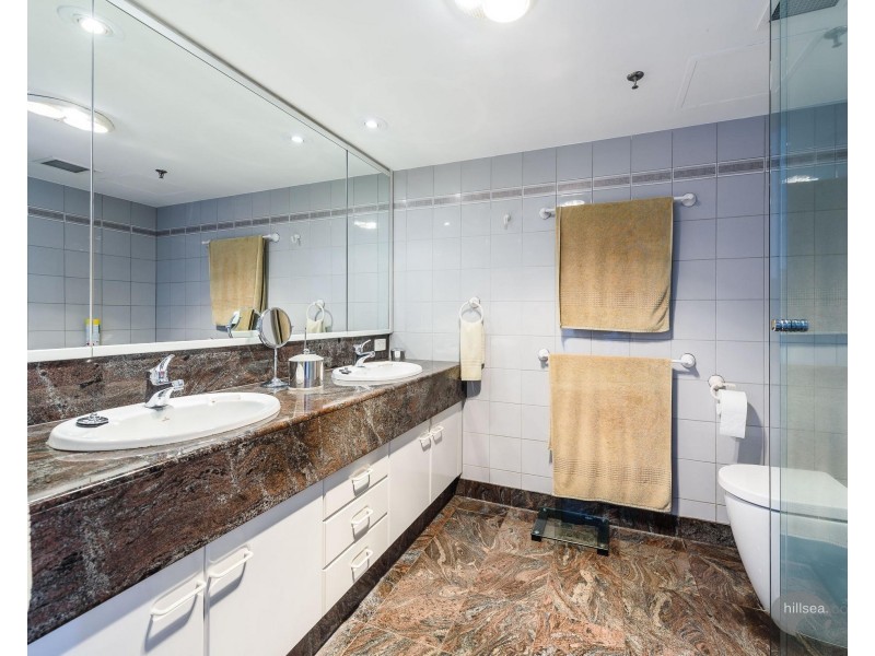 75/21 Bayview Street, Runaway Bay QLD 4216