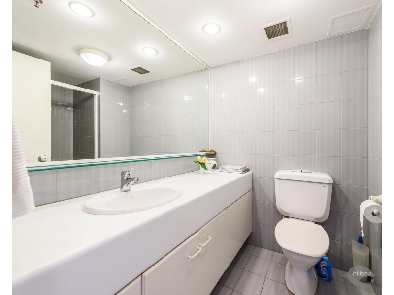 75/21 Bayview Street, Runaway Bay QLD 4216