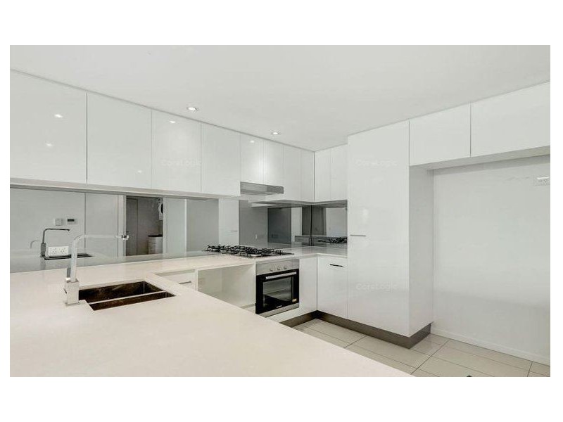 820/19 Imperial Parade, Labrador QLD 4215