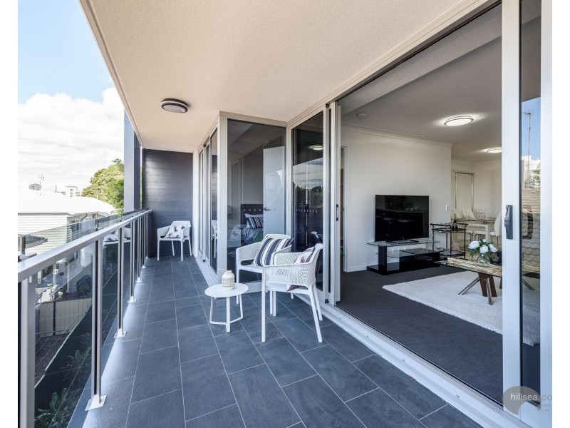 14-16 Bright Avenue, Labrador QLD 4215