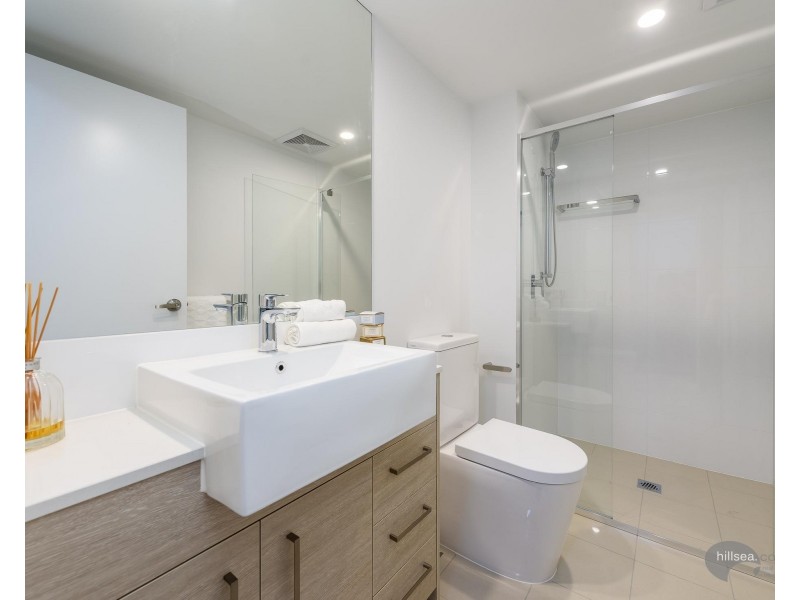 14-16 Bright Avenue, Labrador QLD 4215