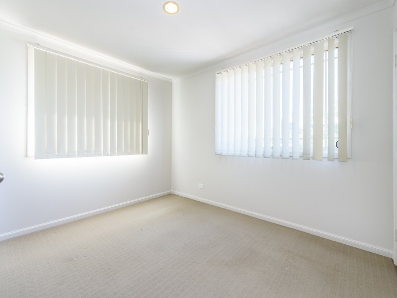 1/68 Bayview Street, Runaway Bay QLD 4216